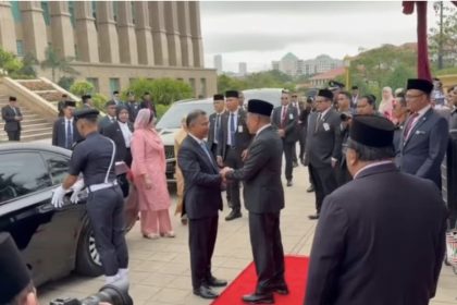 পুত্রজায়ায় প্রধানমন্ত্রী তারেক রহমানকে রাষ্ট্রীয় সংবর্ধনা